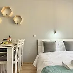 Sea Breeze With Balcony In Sveti Vlas