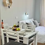 Sea Breeze With Balcony In Appartamento Sveti Vlas