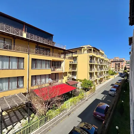 Appartamento Sea Breeze With Balcony In