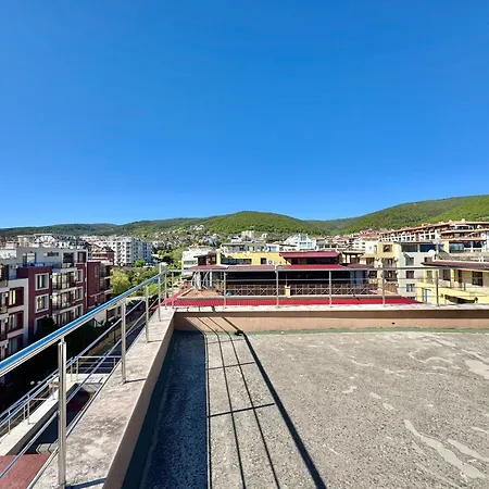 Διαμέρισμα Sea Breeze With Balcony In *