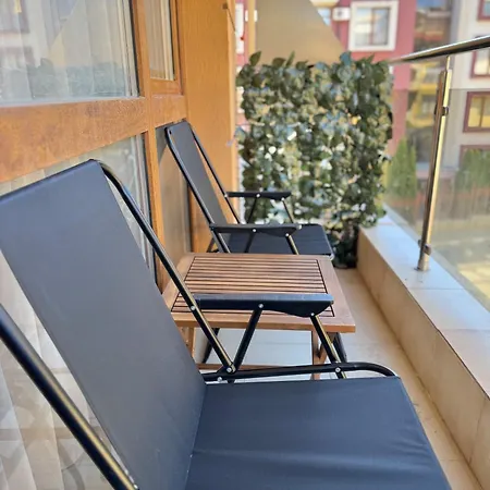 Διαμέρισμα Sea Breeze With Balcony In